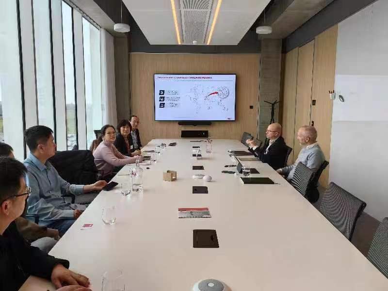 中国工程机械工业协会工业车辆分会张洁秘书长一行赴德观展 LogiMAT 2024，并到访 TVH 集团参观互换